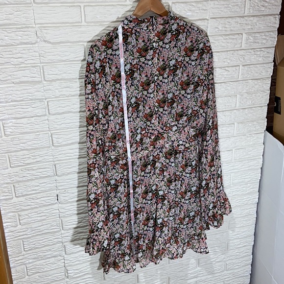 Missguided Highneck Floral Pleated Waist Dress Size 14 Black NWT - Picture 9 of 10